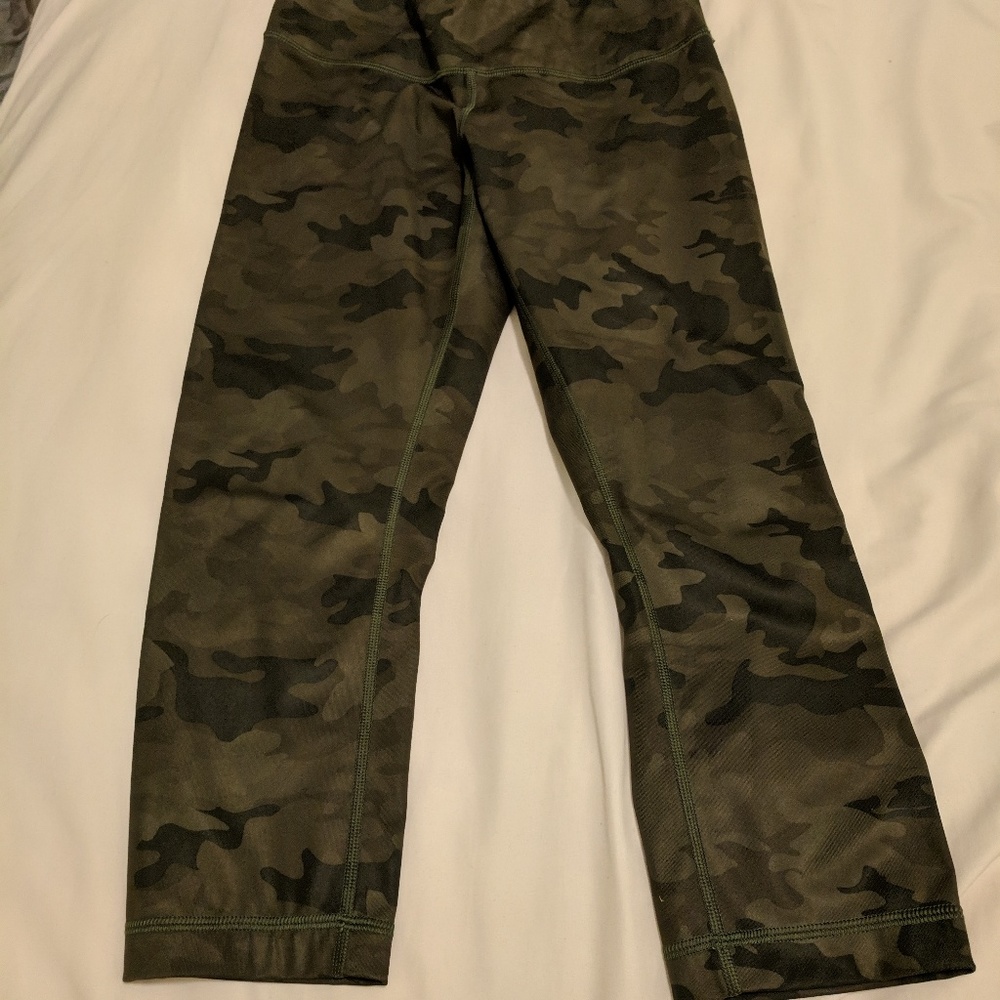 Lululemon Camo Crop Leggings